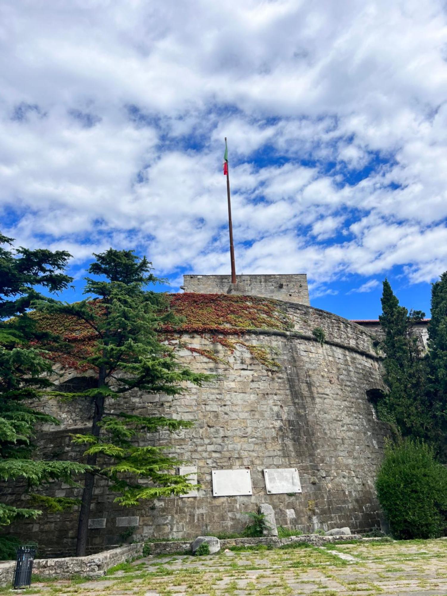 Appartamento Al Castello Triest Zewnętrze zdjęcie