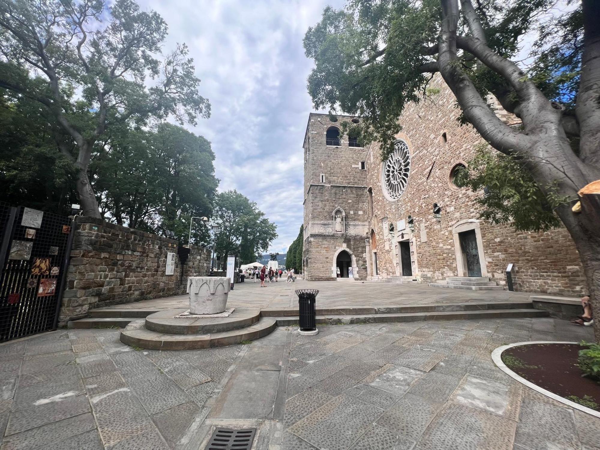 Appartamento Al Castello Triest Zewnętrze zdjęcie